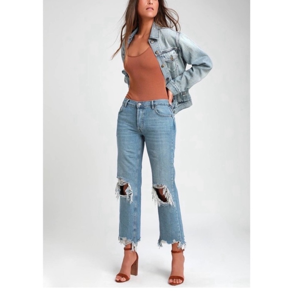 Free People We The Free Distressed Cropped Jeans Maggie Mid-Rise size 28